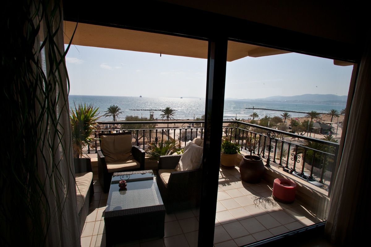 Se Alquila piso con vistas  al mar en Ciudad Jardin