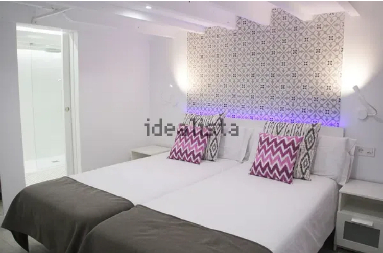 For rent downstairs in Ciutat Antigua