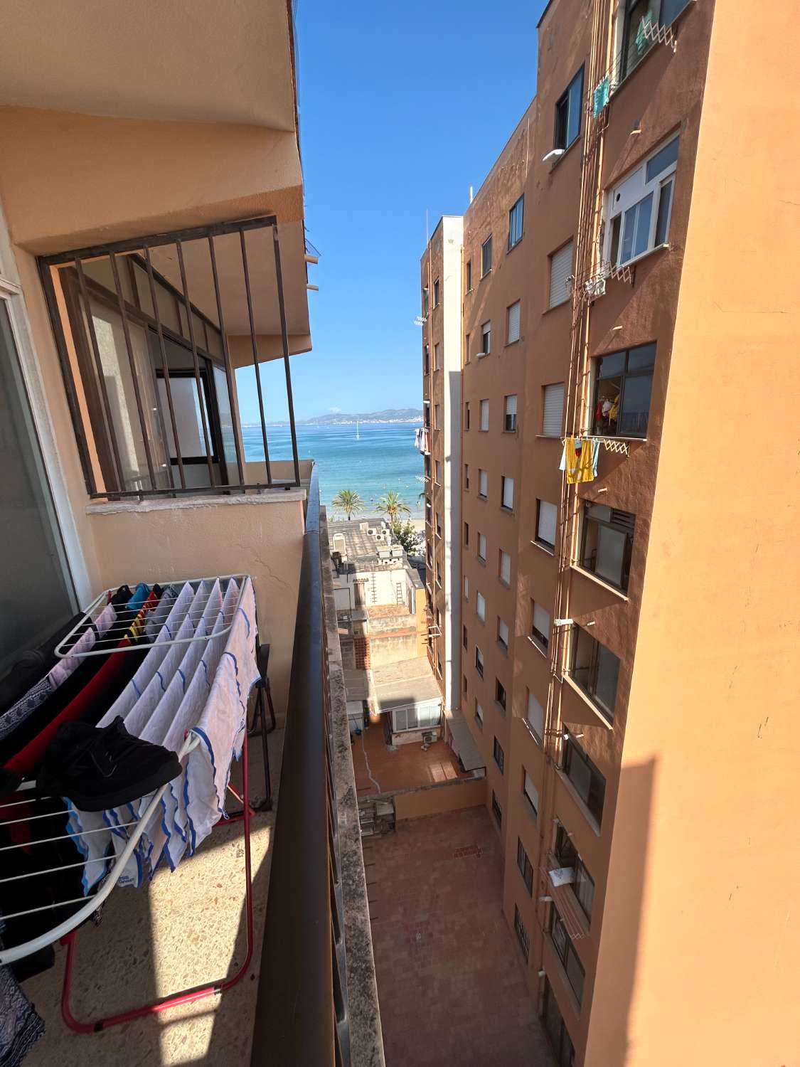 SE VENDE PISO A 40M DE LA PLAYA